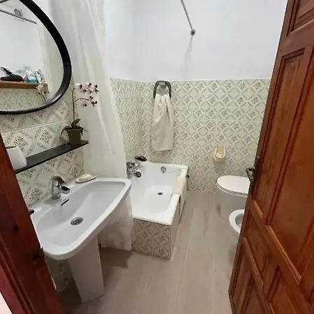 Spacious House In With Garden * Valdeande