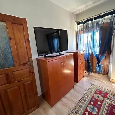 Holiday home Spacious House In With Garden Valdeande