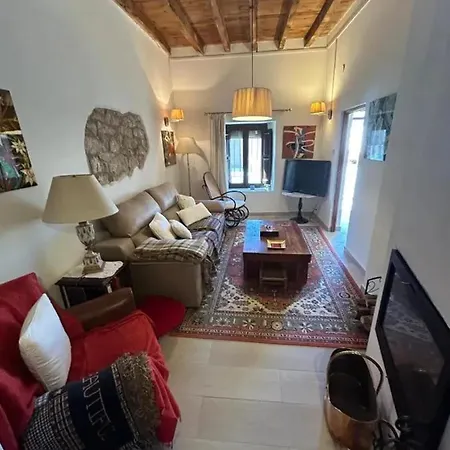Holiday home Spacious House In With Garden Valdeande
